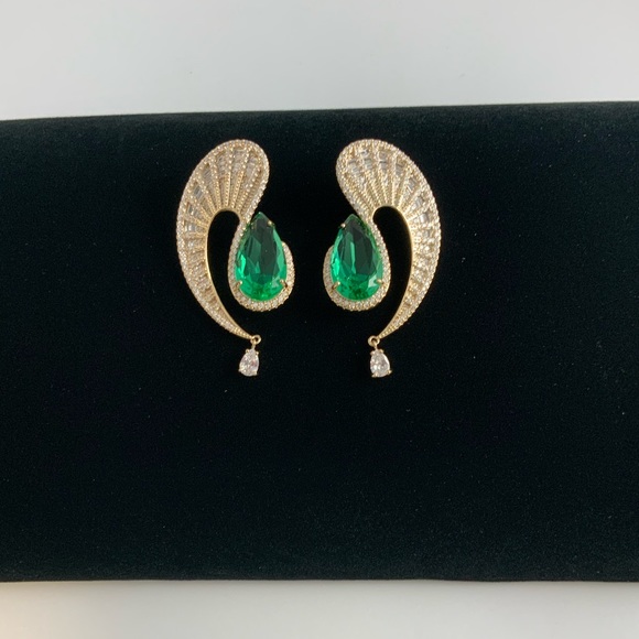 Emerald Talay Earrings - Picture 4 of 11